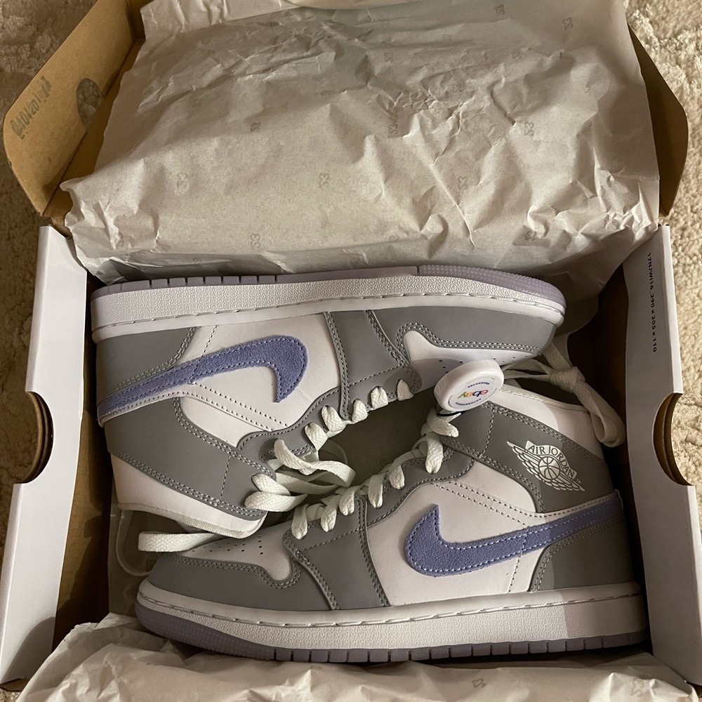 Wmns Air Jordan 1 Mid Wolf Grey Aluminum 6.5
